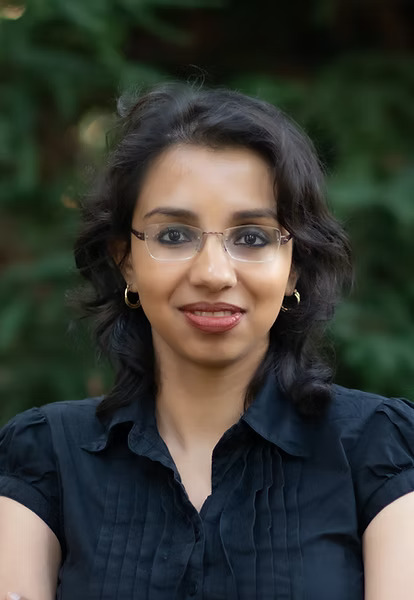 Harshita_MiraVenkatesh_Headshot_AvestaWebsite